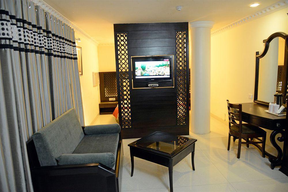 Hotel City Heart Premium Chandigarh Exterior photo